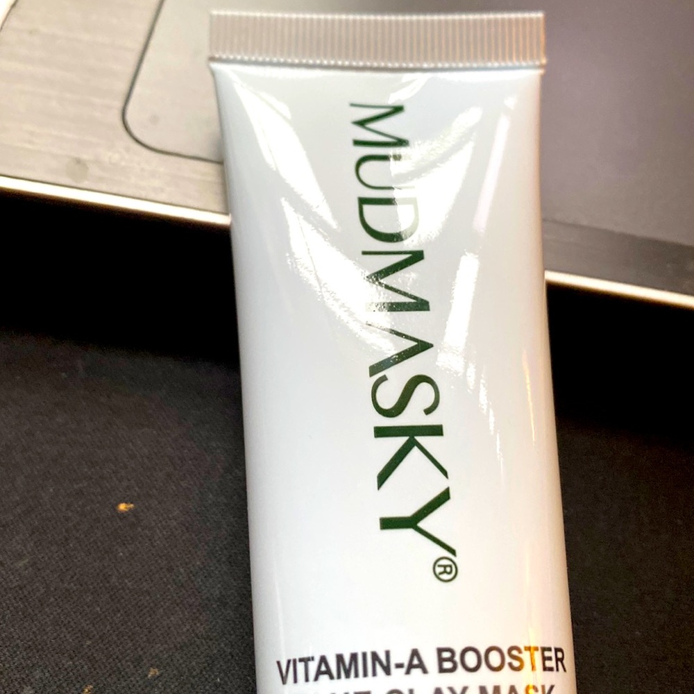 Vitamin-A Booster .BLEU CLAY MASK